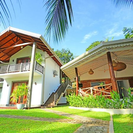 Villa Peacock Walahanduwa Buitenkant foto