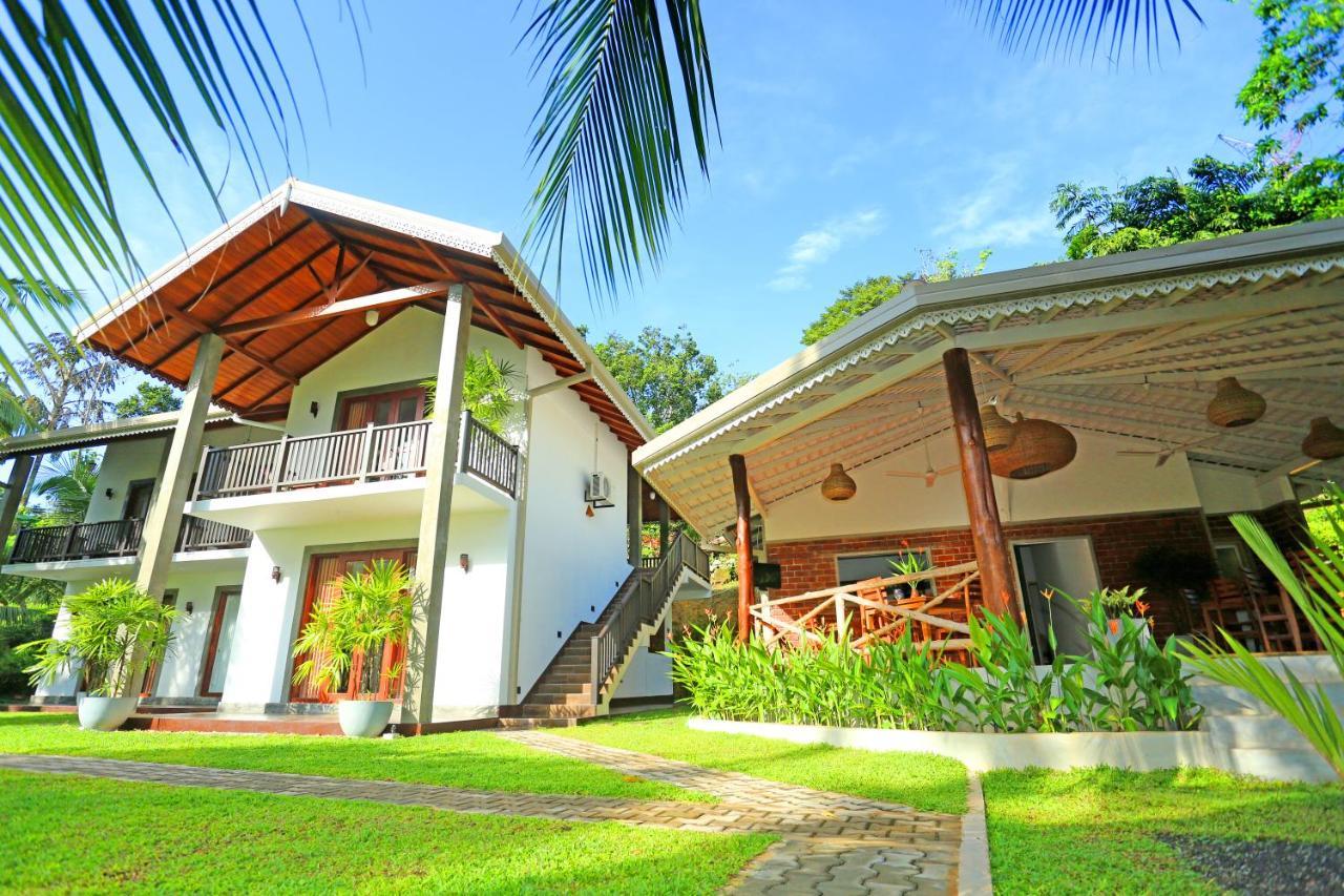 Villa Peacock Walahanduwa Buitenkant foto