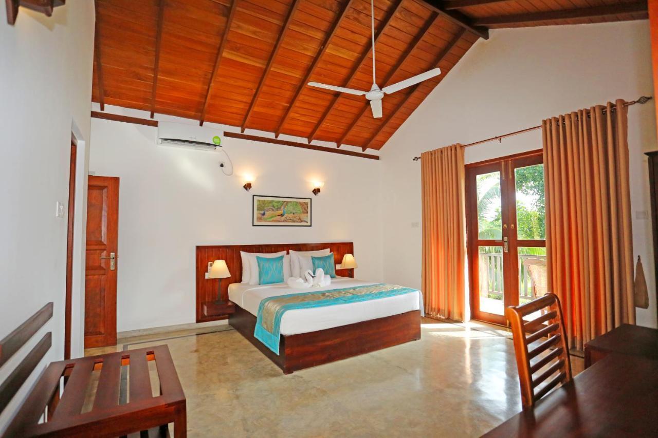 Villa Peacock Walahanduwa Buitenkant foto