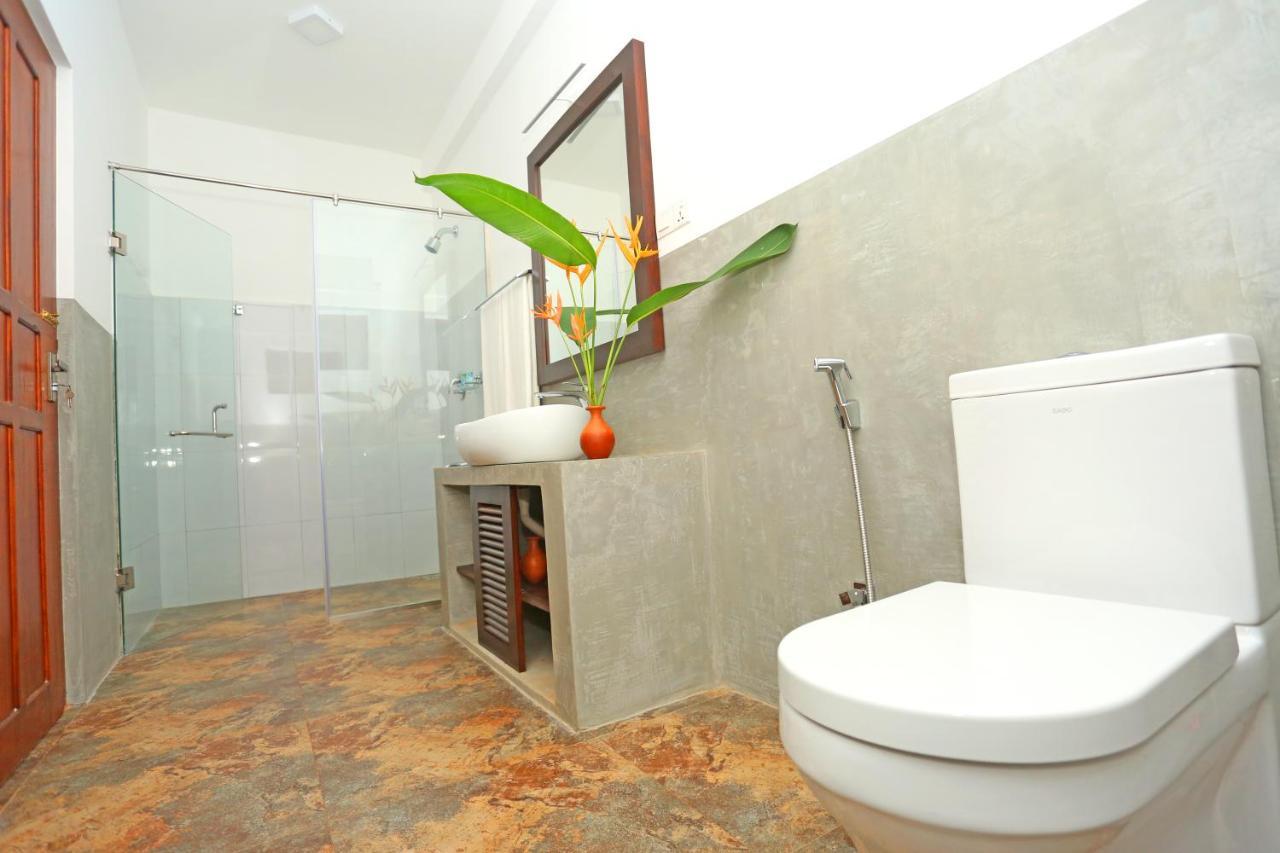 Villa Peacock Walahanduwa Buitenkant foto
