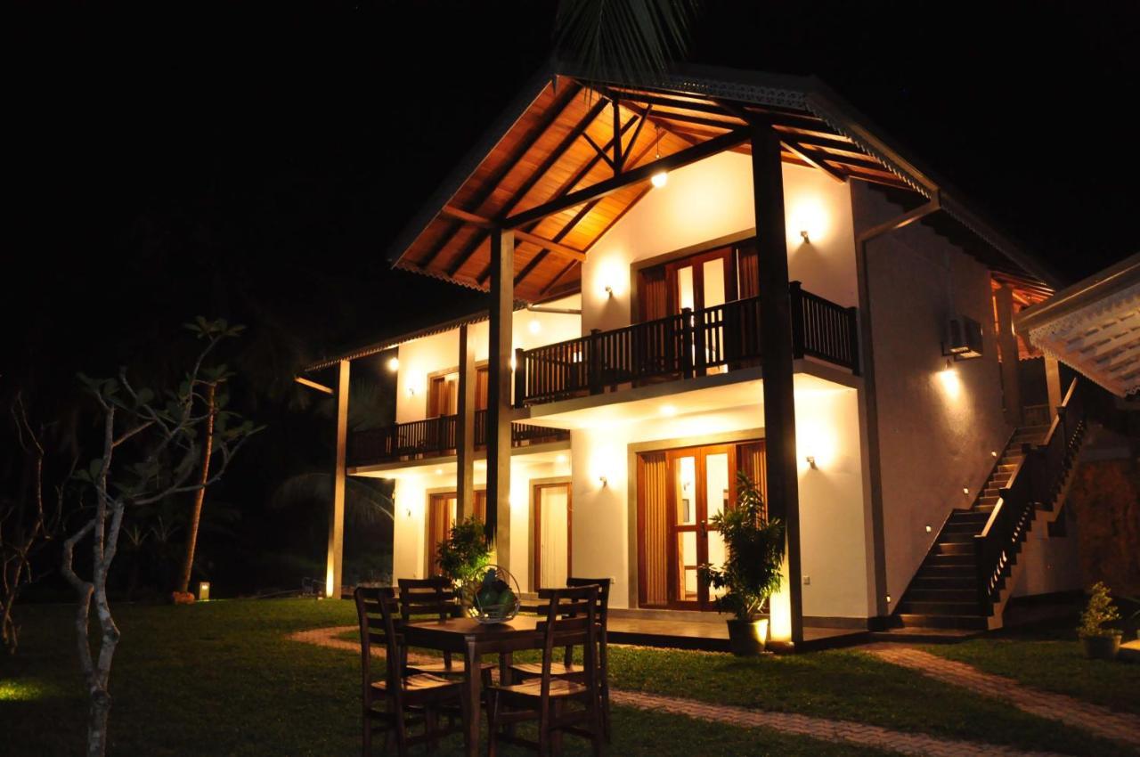 Villa Peacock Walahanduwa Buitenkant foto